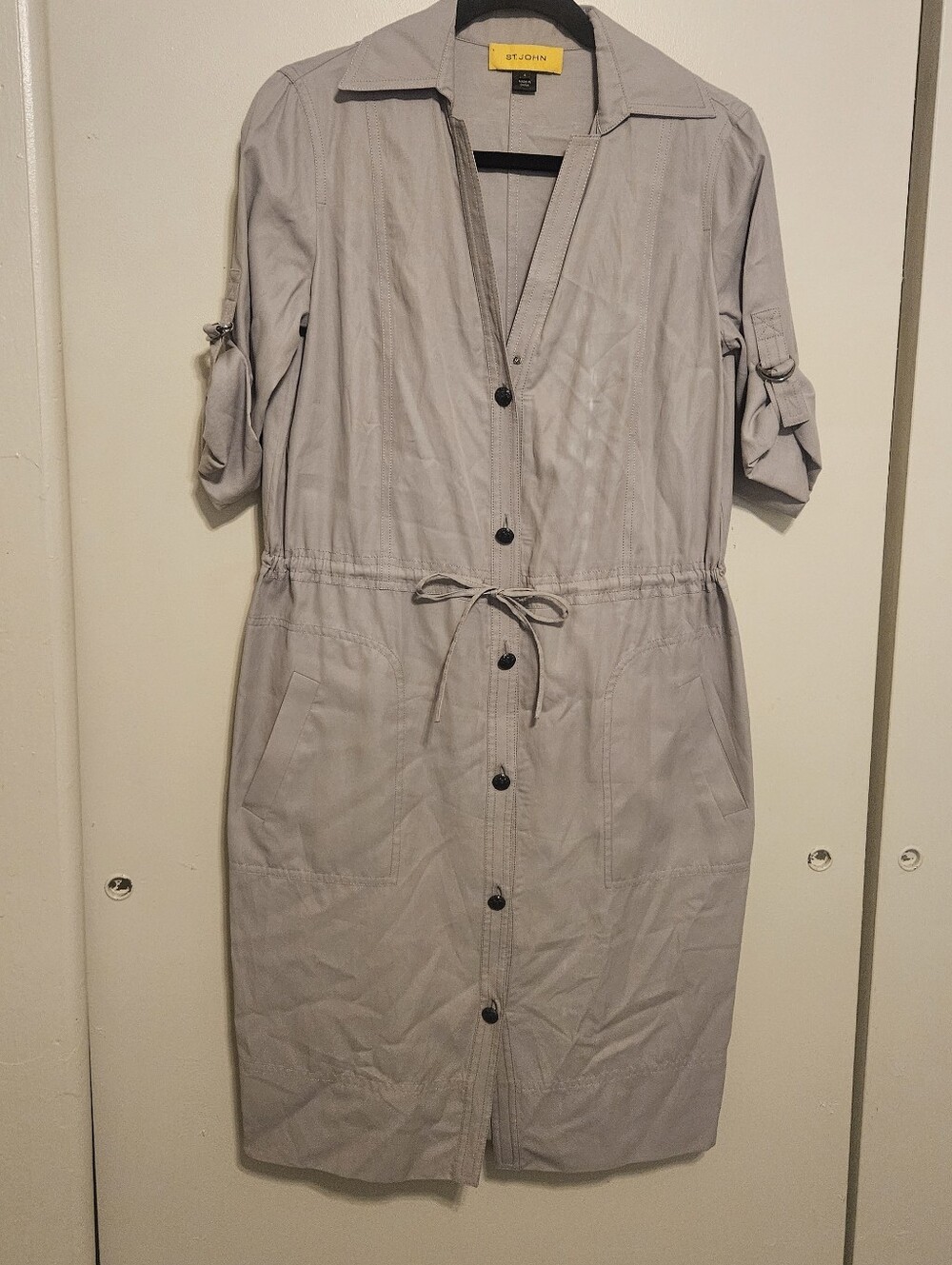 ST JOHN Size 4 Button-Front Utility Shirt Dress in Light Taupe - Picture 2 of 6